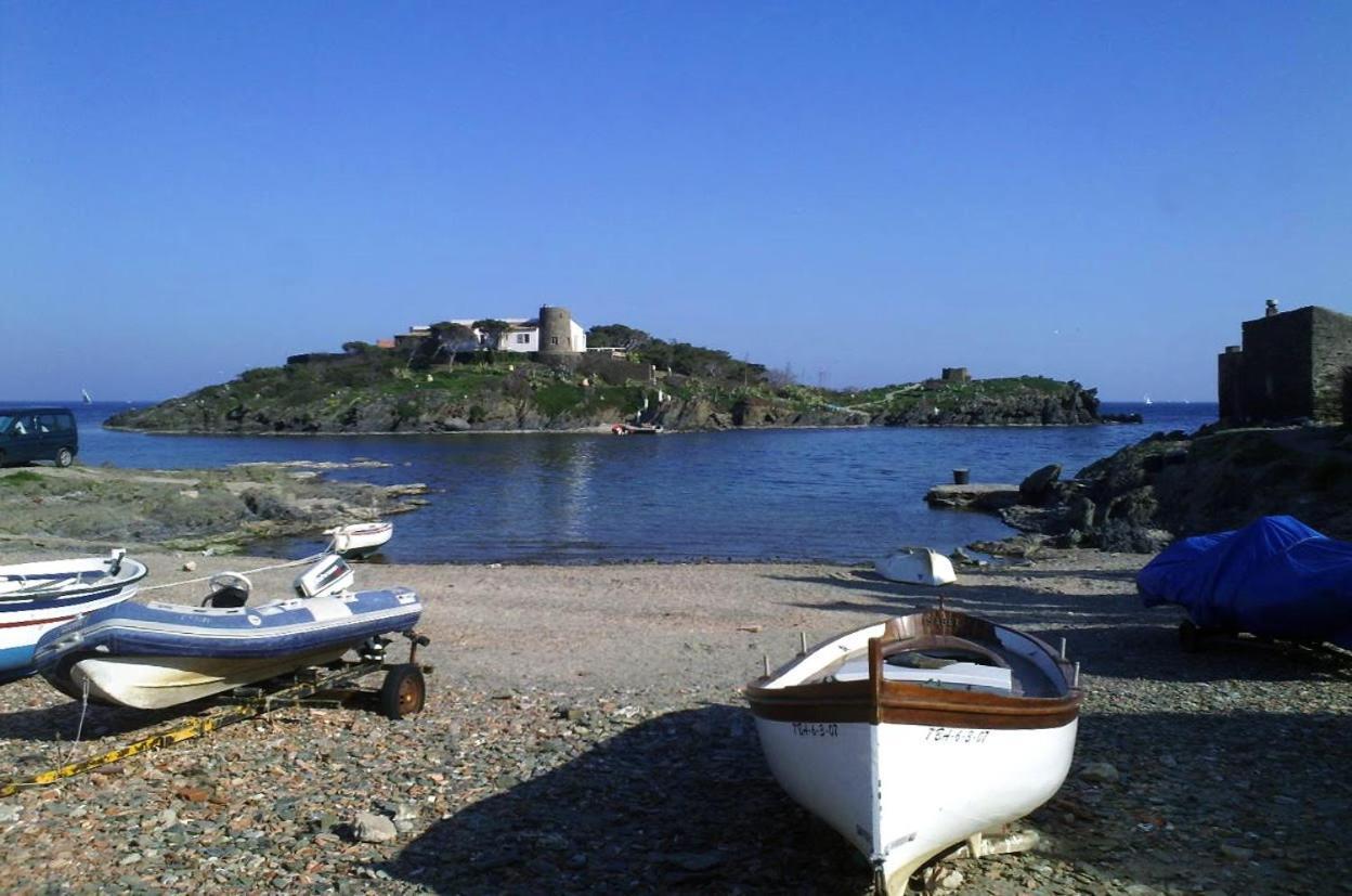 Isla Privada En Cadaques De Ensueno Con 11 Habitaciones Dobles Con Bano Privado Y Piscina Bagian luar foto